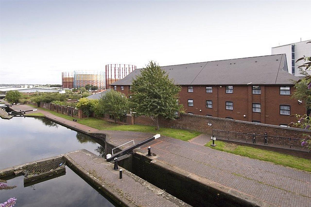 Premier Inn Birmingham City - Aston Екстериор снимка