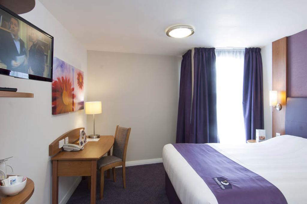 Premier Inn Birmingham City - Aston Стая снимка