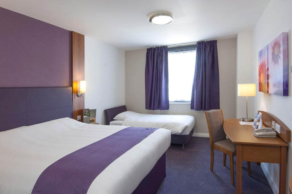 Premier Inn Birmingham City - Aston Стая снимка