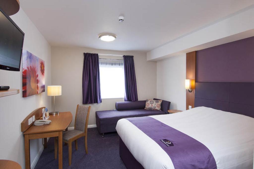Premier Inn Birmingham City - Aston Екстериор снимка