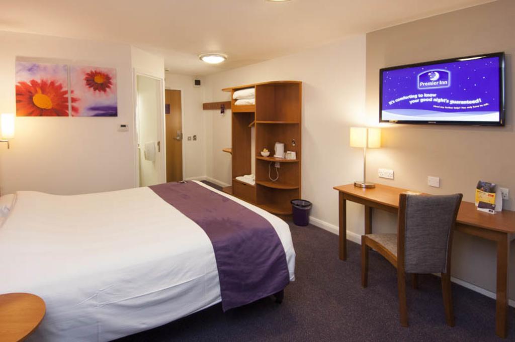 Premier Inn Birmingham City - Aston Екстериор снимка