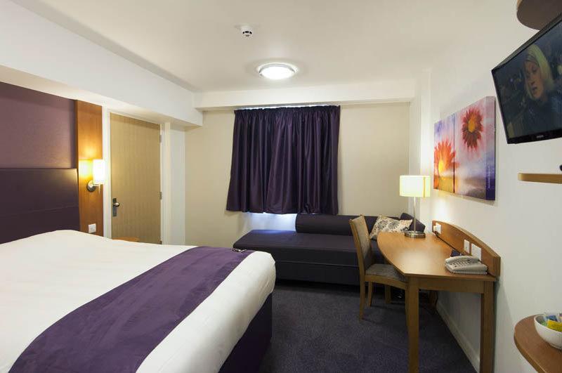 Premier Inn Birmingham City - Aston Екстериор снимка
